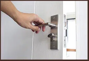  Chicago Lockssmith And Doors Chicago, IL 312-525-2030