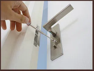  Chicago Lockssmith And Doors Chicago, IL 312-525-2030